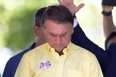 Imagem ilustrativa da imagem Bolsonaro inaugura templo evangélico e ouve pedido de jejum até eleição