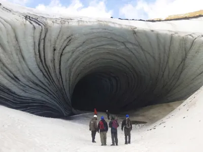 A caverna de gelo do Cañador de la Oveja, nome oficial da localidade, tem acesso restrito justamente devido ao risco de deslizamentos