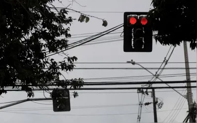 A maioria dos 280 locais semaforizados de Londrina estão na área central e, segundo a CMTU, são antigos e de diferentes fabricantes  impossibilitando qualquer tipo de integração