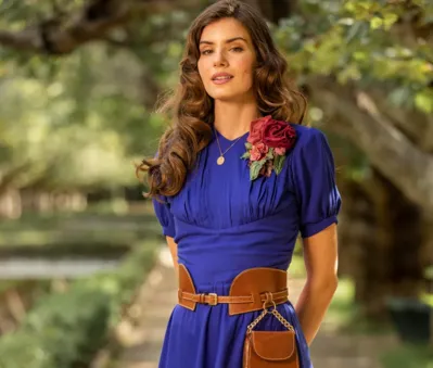 Camila Queiroz é a protagonista de "Amor Perfeito" interpretando Marê
