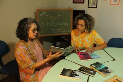 As oficinas literárias do projeto Escrevivências serão ministradas pelas professoras Aline Rodrigues dos Santos e Maria Julia Werneck