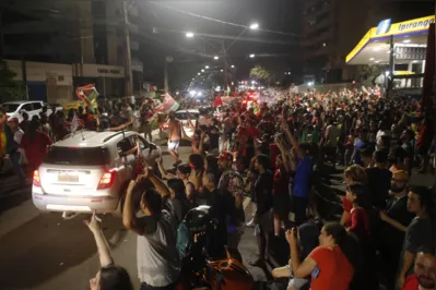 Eleitores do presidente eleito terminaram a noite na avenida Higienópolis