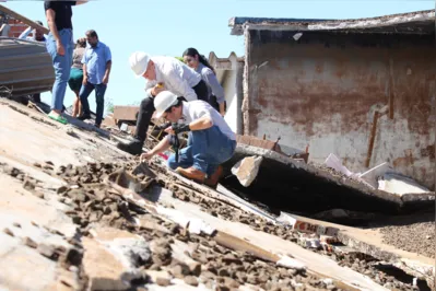 Imagem ilustrativa da imagem Engenheiros fazem vistoria em reservatório rompido de Jataizinho