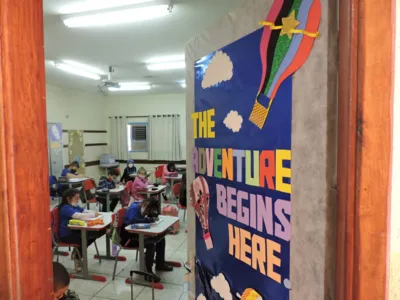 Ensino bilíngue foi implantado neste ano no Complexo Educacional Municipal Professora Ivanildes Gonçalves