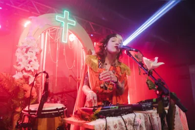 O grupo Àyié, do Rio de Janeiro, faz um dos shows do Festival DOBRA no Canto Marl, no domingo (18), a partir das 13h