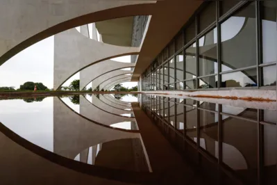 Após os ataques aos Três Poderes de 8 de janeiro, o governo intensificou a dispensa de militares que trabalhavam no Palácio do Planalto