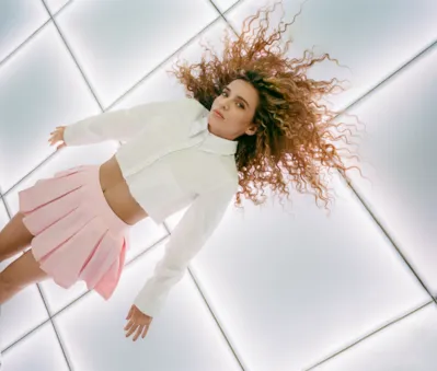 Imagem ilustrativa da imagem Karen Jonz lança no streaming o clipe de “Coocoocrazy”