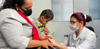Imagem ilustrativa da imagem Londrina retoma vacinação contra a Covid-19 com Pfizer baby