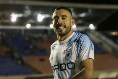Com um gol aos 45 minutos do segundo tempo, Alan Ruschel garantiu a vitória do Londrina sobre o CRB, no estádio do Café