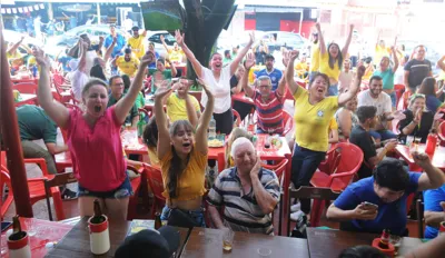 Imagem ilustrativa da imagem Londrinenses fazem a festa no Coliseu e no Alvorada