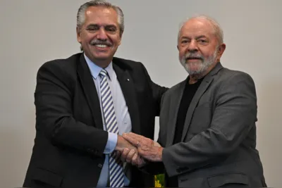Post de Fernandéz é acompanhado de um vídeo do momento em que os dois se encontraram em São Paulo