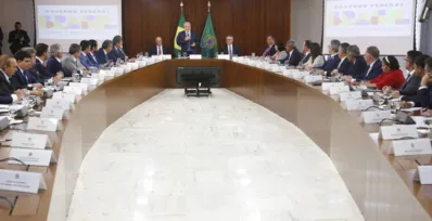 "Precisamos mostrar ao povo brasileiro que o que aconteceu no dia 8 de janeiro não voltará a acontecer", disse Lula durante encontro com os 27 chefes de executivos estaduais e do DF