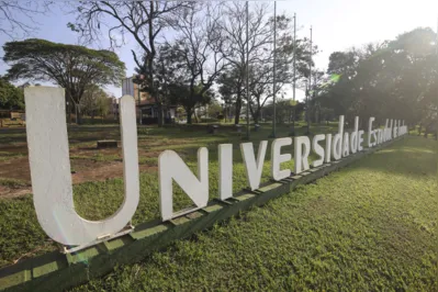 Estudantes estão se mobilizando para realizar uma paralisação até que as bolsas sejam pagas