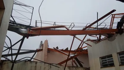 Imagem ilustrativa da imagem Mau tempo segue provocando estragos em Londrina e região