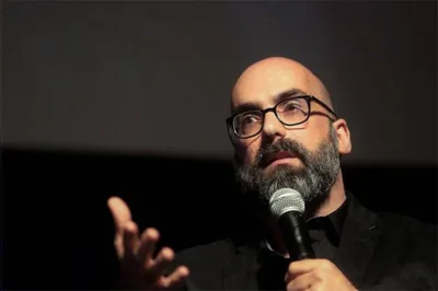 Valter Hugo Mãe narra a história de um indígena cujo nome é Honra