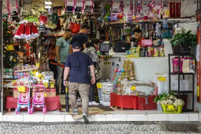 A estatística apresentada pela Junta Comercial do Paraná tem como base o saldo entre a abertura e o fechamento de empresas no período