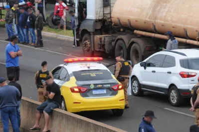 Imagem ilustrativa da imagem Oposição recorre ao STF para denunciar omissão a bloqueios no PR