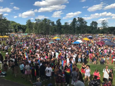 A 4ª edição da Parada Cultural LGBTQIA+ de Londrina lotou o CSU (Centro Social Urbano) e contou com uma line-up que reniu diversos artistas locais