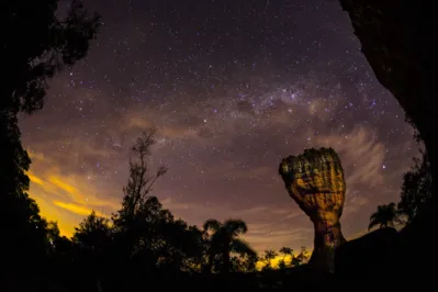 Imagem ilustrativa da imagem Parque Estadual de Vila Velha abre nova temporada da caminhada noturna