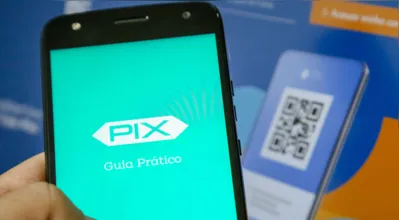 Imagem ilustrativa da imagem Pix bate recorde de transações com primeira parcela do 13º