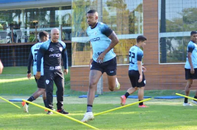Com a ausência de Leandrinho, Gabriel Santos deve seguir no ataque do LEC ao lado de Caprini e Douglas Coutinho