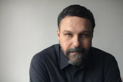O premiado escritor Paulo Scott lança o livro "Marrom Amarelo" em Londrina, nesta quarta-feira (14)