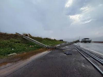 Imagem ilustrativa da imagem Temporal causa estragos em Londrina e região