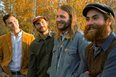 The Runaway Grooms (da esq p dir): Justin Bisset (bateria e percussão) , Cody Scott
(teclados), Zach Gillian (contrabaixo) e o guitarrista Adam Tobim