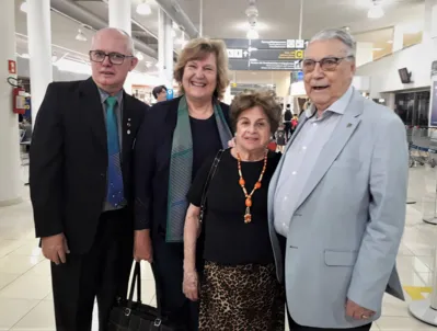 Arthur e Veronica Harbs com Irani e o ex-diretor do RI International, Gerson Gonçalves