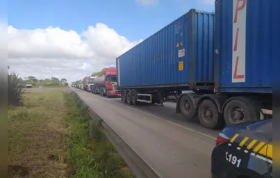 Imagem ilustrativa da imagem Congestionamentos nas rodovias paranaenses ultrapassam 20 km