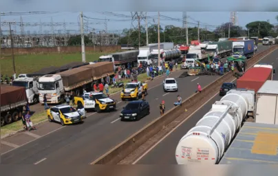 Imagem ilustrativa da imagem Paraná registra ao menos 64 pontos de bloqueios nas estradas