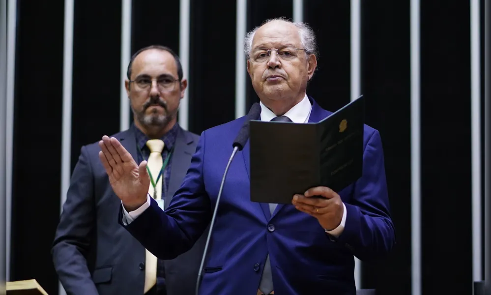 Imagem ilustrativa da imagem Com Hauly empossado, Londrina soma cinco deputados federais