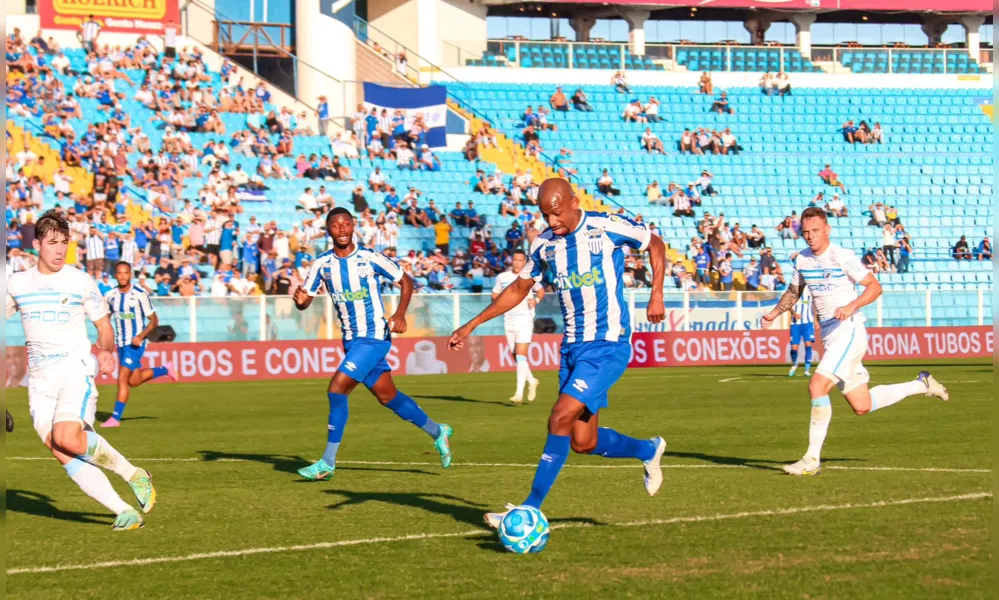 Imagem ilustrativa da imagem LEC fica no 0 a 0 com o Avaí e completa seis jogos sem vitória