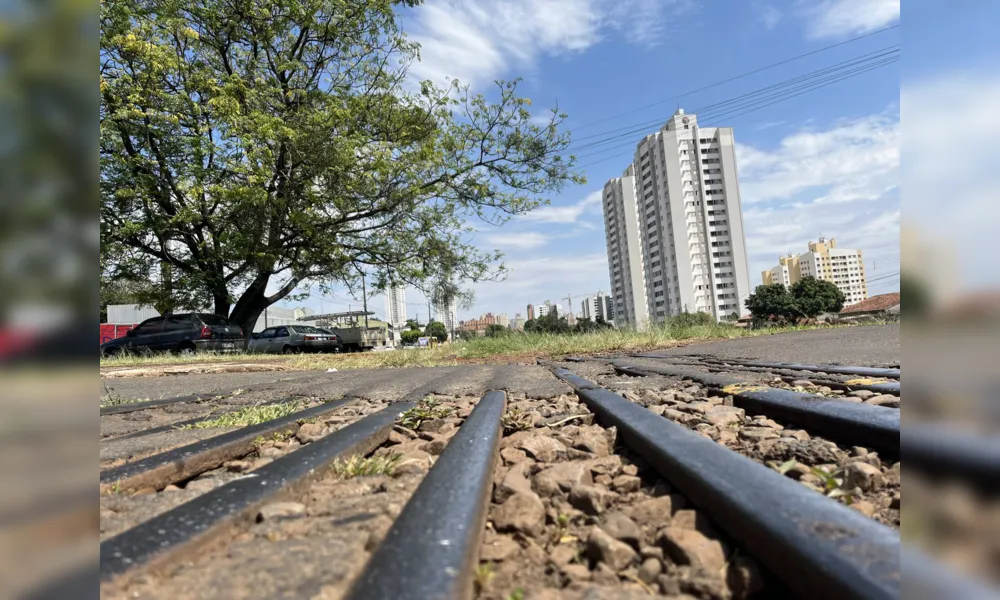 Imagem ilustrativa da imagem Prefeitura aguarda há quase 20 anos repasse de área de antiga linha férrea