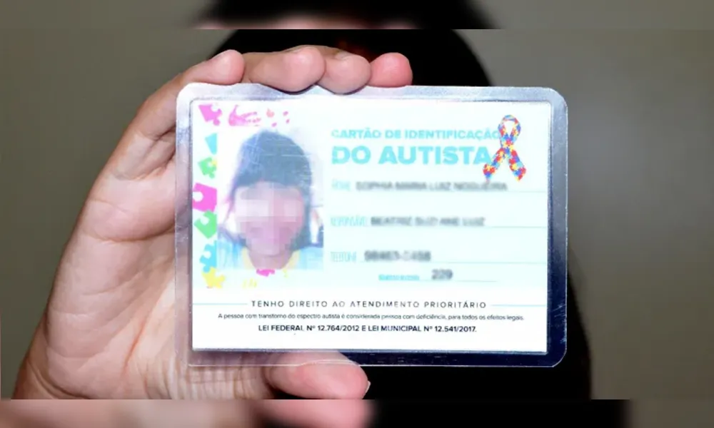 Carteira de identificação para pessoas autistas