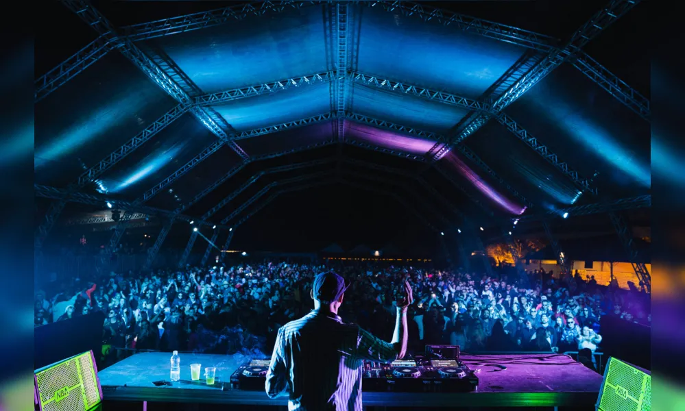O DJ britânico Kanio volta a Londrina depois de sete anos para participar do SommoS; ele se apresenta no Palco Ipê