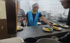 Escola de Londrina prepara merenda especial para chamar alunos
