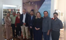 Mural em homenagem à literatura britânica é inaugurado em Londrina