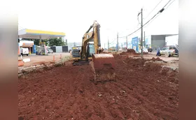 Obra da trincheira interdita novo trecho da avenida Rio Branco