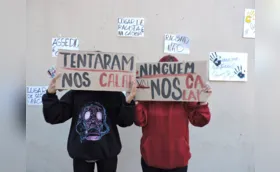 Pais e alunas protestam contra professores suspeitos de assédio
