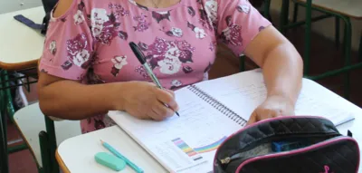 Imagem ilustrativa da imagem Abertas inscrições para exames da EJA do ensino médio no Paraná