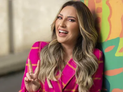 "A minha maior missão de vida era justamente essa, proporcionar uma vida confortável pros meus pais", afirma Amanda Meirelles