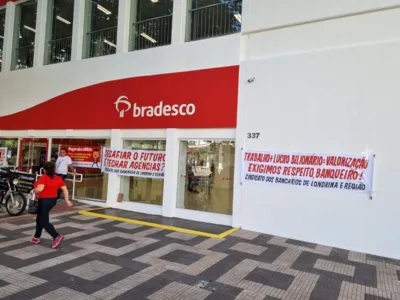 Imagem ilustrativa da imagem Bancários protestam contra fechamento de cinco agências do Bradesco