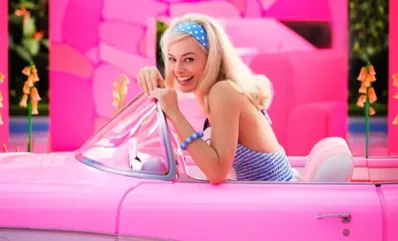 Imagem ilustrativa da imagem 'Barbie' se torna a maior bilheteria de um filme dirigido por mulher