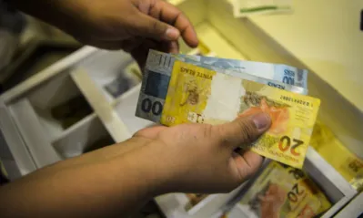 Imagem ilustrativa da imagem Brasileiros ainda não sacaram R$ 7,18 bi de valores a receber