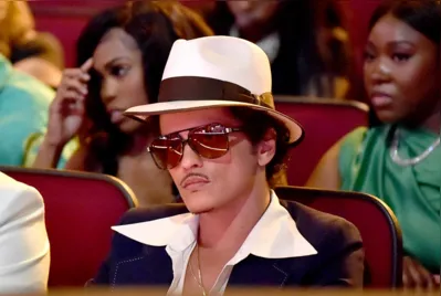 Imagem ilustrativa da imagem Bruno Mars, Xororó e "Evidências" no The Town