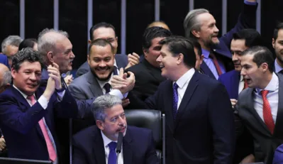 Reforma Tributária foi aprovada na madrugada desta sexta-feira (7)