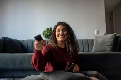 Séries populares como "Grey’s Anatomy" ou "Black Mirror" podem ser utilizadas para discutir temas éticos e o uso excessivo da tecnologia