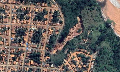 As crateras, que são mais de 20, avançam sobre o município que fica a cerca de 400 quilômetros da capital, São Luís