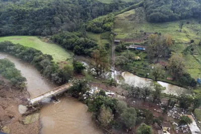 Imagens aéreas do município gaúcho de Caraá, um dos mais  afetados pelo ciclone extratropical